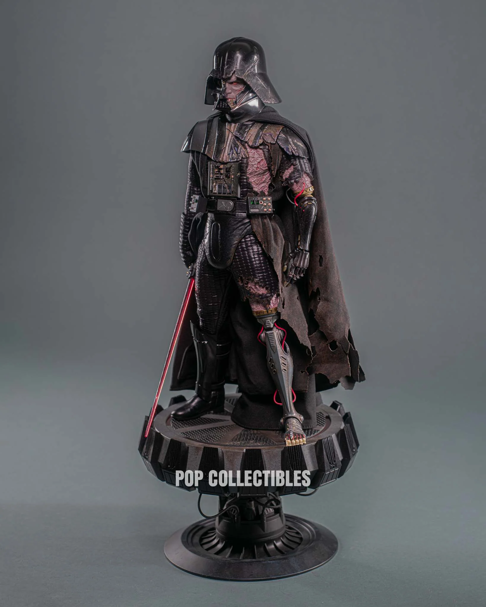 Hot Toys DX45B Star Wars Darth Vader Battle Damaged (Deluxe Version) (Special Edition) 1/6 Scale Collectibles Figure - Image 4