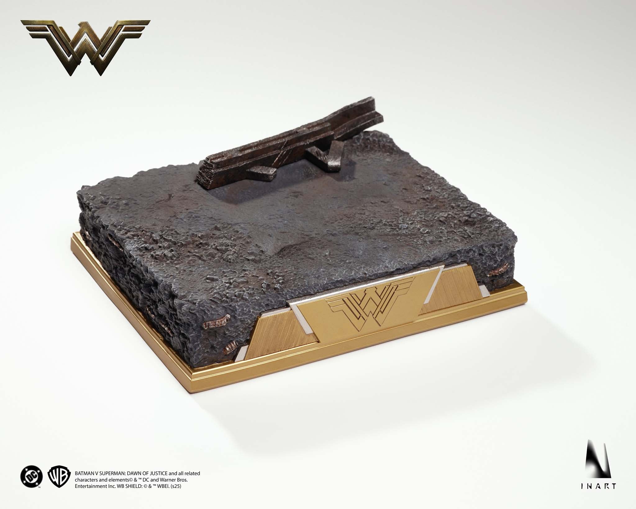 Preorder! INART Batman v Superman: Dawn of Justice Wonder Woman 1/6 scale Collectible Figure - Image 17
