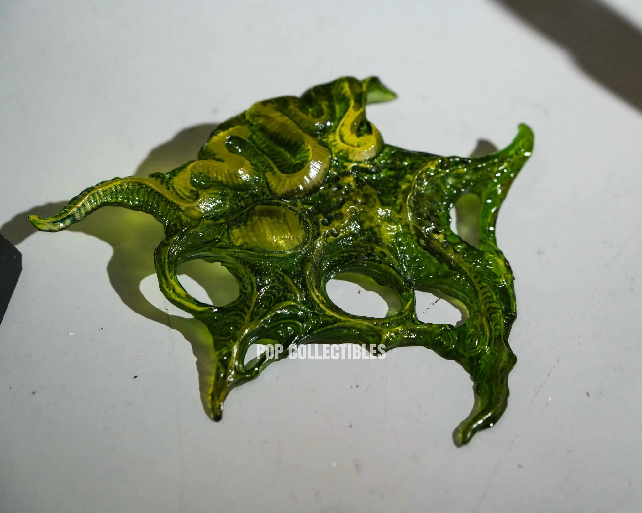 Preorder! Hot Toys CMS029B Predator 1/6th scale Broken Tusk Predator Collectible Figure (Special Edition) - Image 14