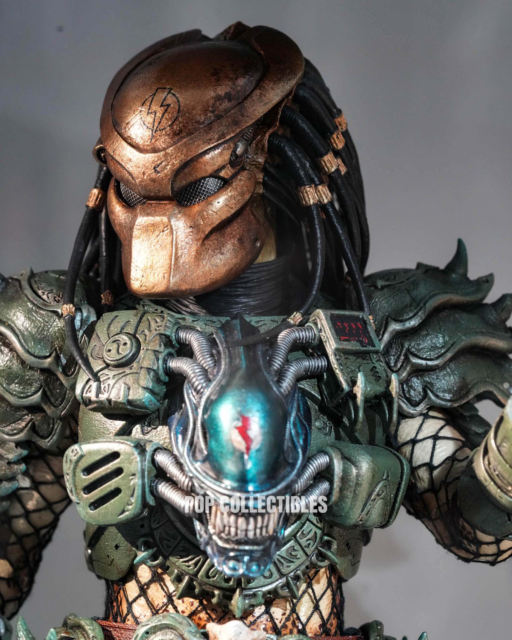 Preorder! Hot Toys CMS029B Predator 1/6th scale Broken Tusk Predator Collectible Figure (Special Edition) - Image 8
