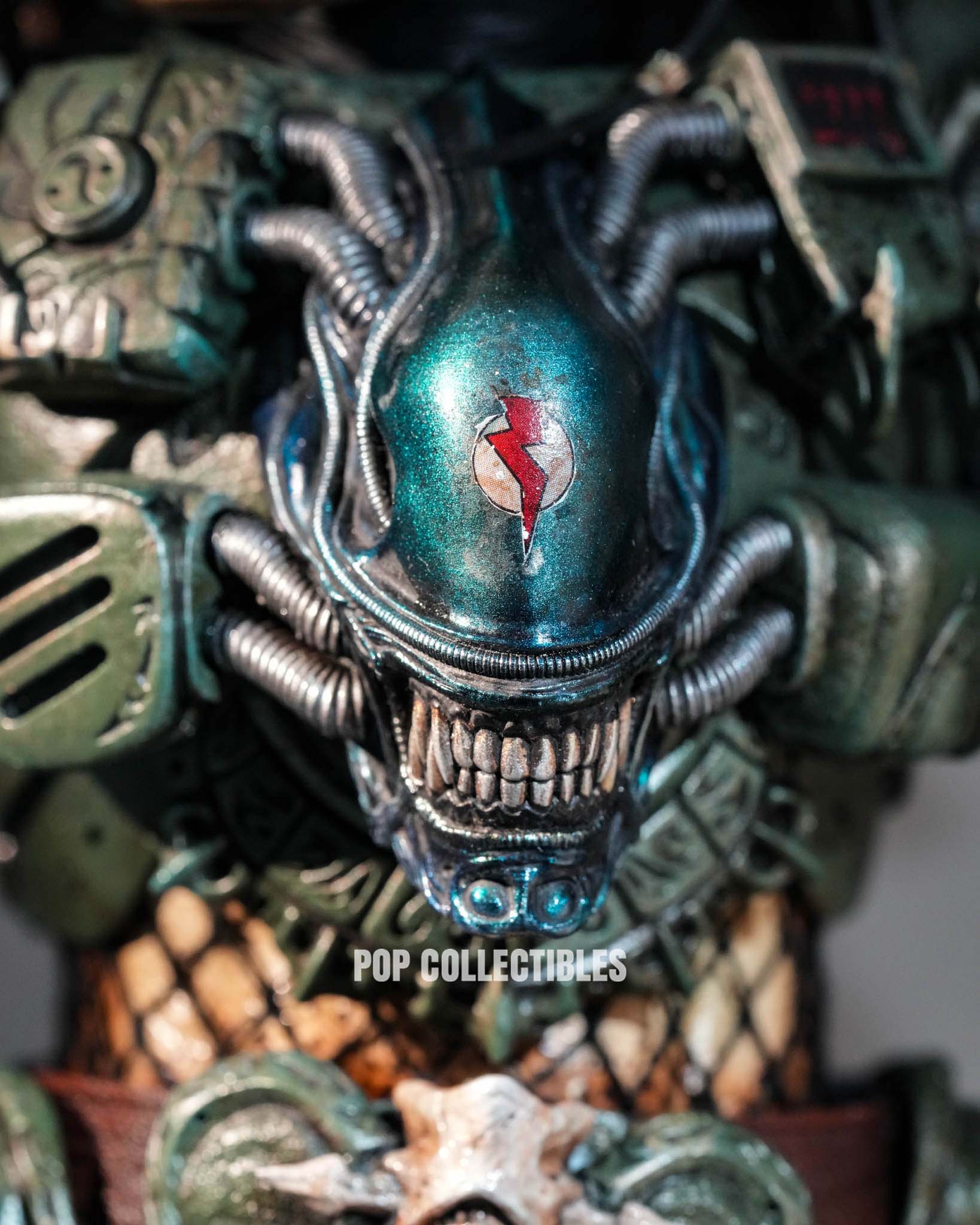 Preorder! Hot Toys CMS029B Predator 1/6th scale Broken Tusk Predator Collectible Figure (Special Edition) - Image 9