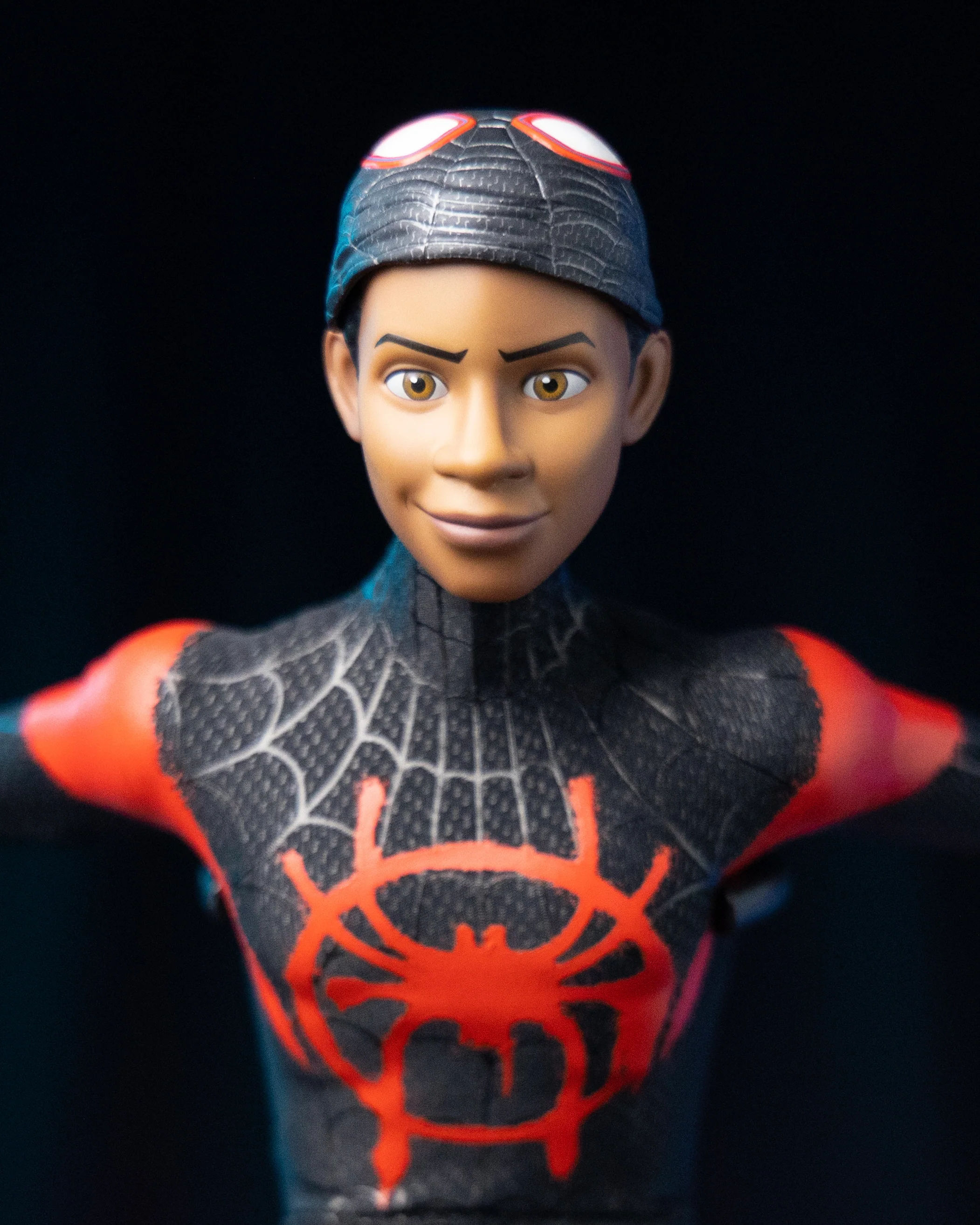 Hot Toys MMS567 Spiderman Into the Spiderverse Miles Morales - Image 3