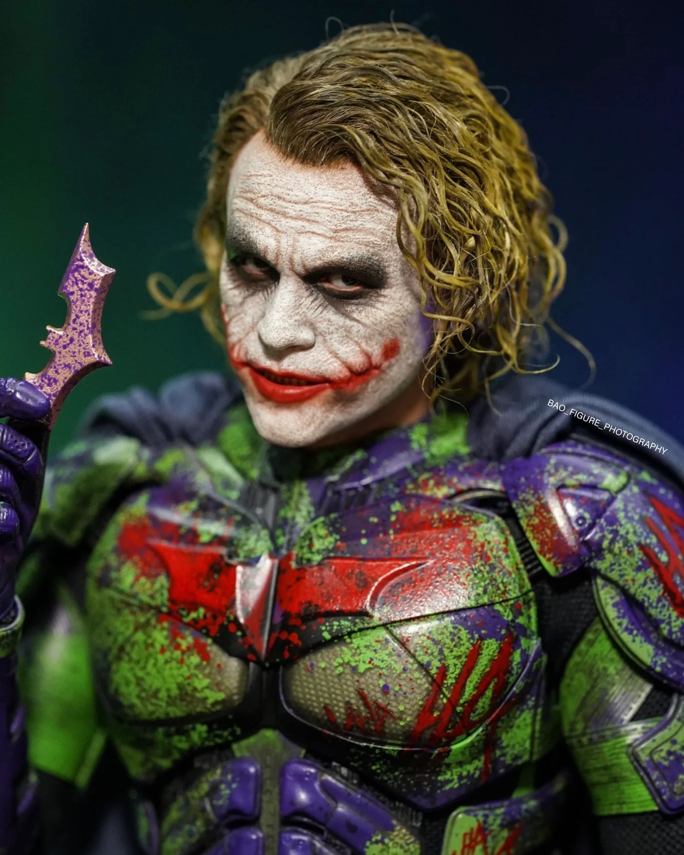 Hot Toys MMS752AE DC Batman The Dark Knight The Joker Batman Imposter Version Exclusive Artisan Edition 1/6 Scale Collectible Figure - Image 3