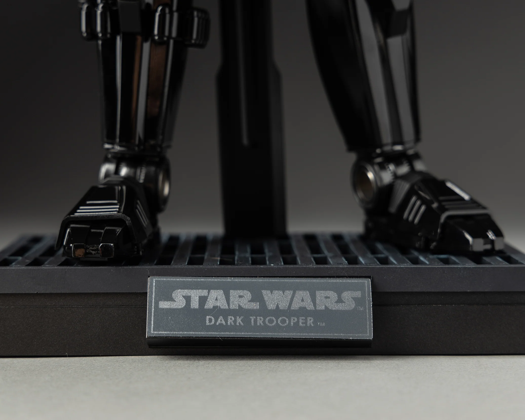 Hot toys TMS032 Star Wars The Mandalorian Dark Trooper - Image 6