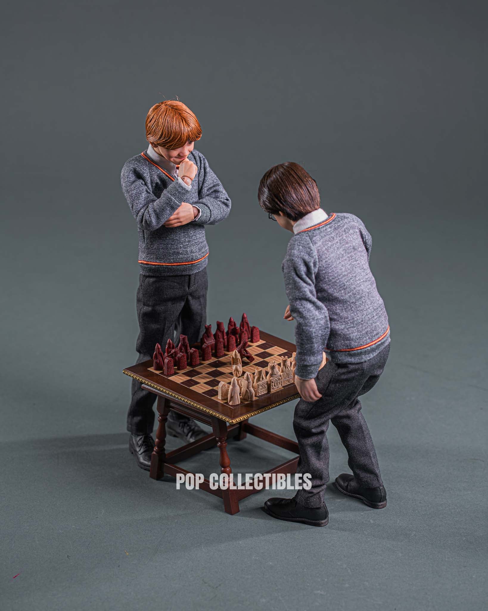 INART Harry Potter and the Philosopher's Stone - Ron Weasley 1/6 Collectible Figure Deluxe Version (Rooted Hair) - Image 6